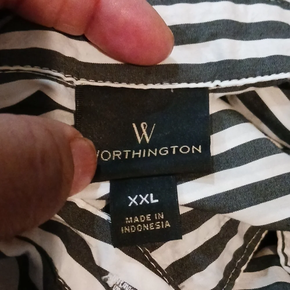 Worthington Women's Easy Care Button Up Collar Long Sleeve Shirt. Size 2xl. - Picture 11 of 12